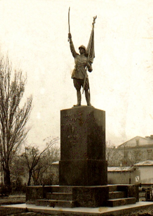 pomnik "Dowborczyków"