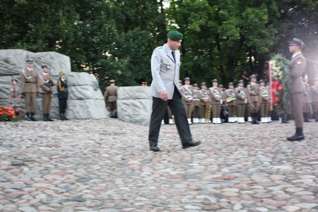 hołd i wieniec złożył attache wojskowy Ambasady Niemiec w Warszawie pan ppłk Bodo Nolte