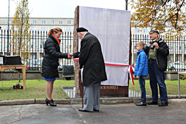 odsłonięcie pomnika poświęconego pamięci głuchych żołnierzy Armii Krajowej
