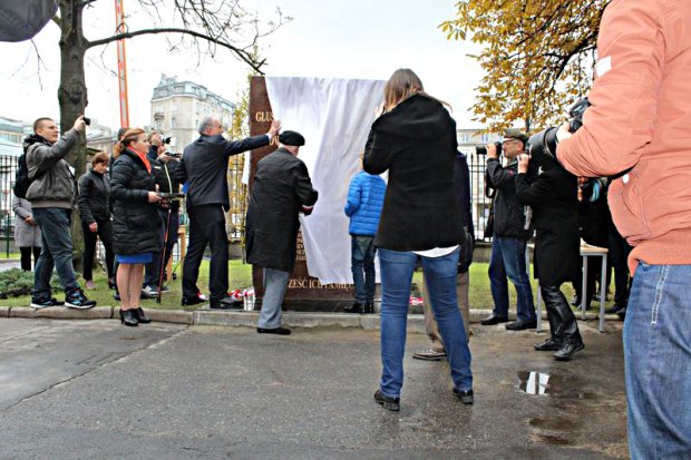 odsłonięcie pomnika poświęconego pamięci głuchych żołnierzy Armii Krajowej