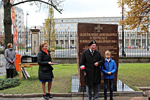 odsłonięcie pomnika poświęconego pamięci głuchych żołnierzy Armii Krajowej