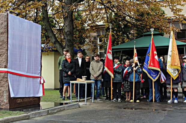 odsłonięcie pomnika poświęconego pamięci głuchych żołnierzy Armii Krajowej