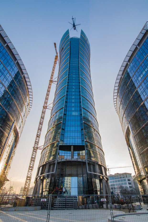 Warsaw Spire_montaż iglic_1