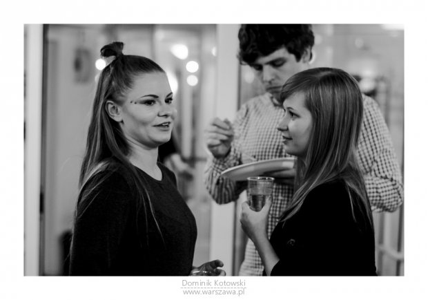 po lewej Ola Bechcicka, tacerka w Ramach Slyd'u i autorka fotografii Formy