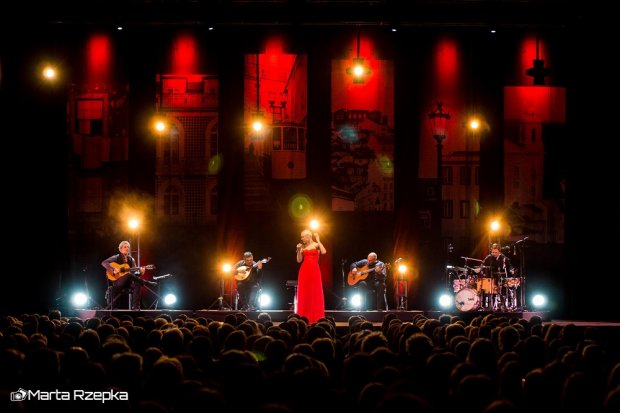 Mariza góruje na widownią