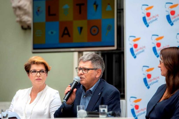 Lato w mieście konferencja urzędu miasta - od lewej Ewa Gawaor, dyrektor Biura Bezpieczeństwa i Zarządzania Kryzysowego UM Warszawy, Włodzimierz Paszyński, Renata Kaznowska (zastępcy Prezydent Warszawy)
