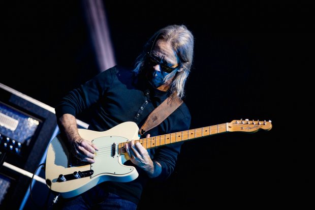Tim Reynolds w gitarowym transie