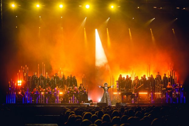 Sarah Brightman i towarzyszący jej artyści