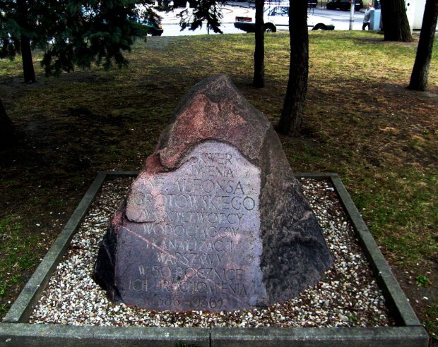 Głaz pamiątkowy Grotowskiego z 1936 r.