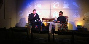 Krystian Legierski w klubokawiarni Chłodna 25