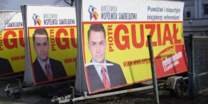 Piotr Guział na plakacie referendalnym