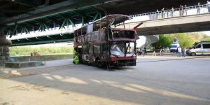 Przeciąganie autobusu do holownika