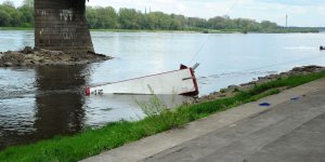 Podnoszenie angielskiego autobusu z Wisły - podejście drugie