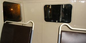 Chausson AH48 - tył wnętrza autobusu