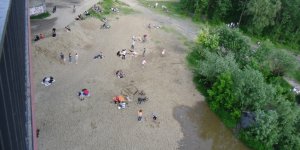Wypoczynek nad Wisłą - trochę piachu, krzaczorów i Wisła co raz bliżej