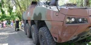 Rosomak w Komisariacie Rzecznym z okazji Dnia Dziecka