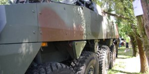 Rosomak w Komisariacie Rzecznym z okazji Dnia Dziecka