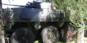 Rosomak w Komisariacie Rzecznym z okazji Dnia Dziecka