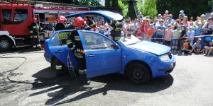 Pokaz ratownictwa drogowego w Komisariacie Rzecznym Policji