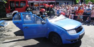 Pokaz ratownictwa drogowego w Komisariacie Rzecznym Policji
