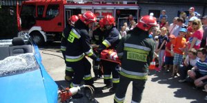 Pokaz ratownictwa drogowego w Komisariacie Rzecznym Policji