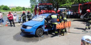 Pokaz ratownictwa drogowego w Komisariacie Rzecznym Policji