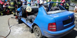 Pokaz ratownictwa drogowego w Komisariacie Rzecznym Policji