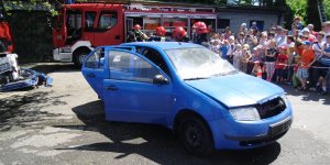 Pokaz ratownictwa drogowego w Komisariacie Rzecznym Policji