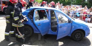 Pokaz ratownictwa drogowego w Komisariacie Rzecznym Policji
