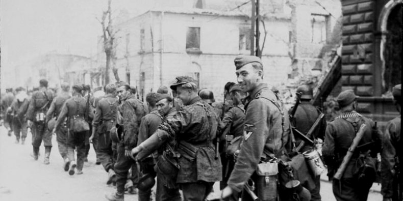 Waffen SS w okolicy ul. Chłodnej przy Straży Pożarnej