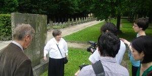 Wanda Traczyk-Stawska i dziennikarze z Japonii