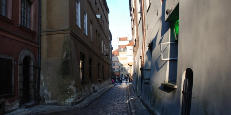 Wąski Dunaj uliczka na warszawskiej Starówce