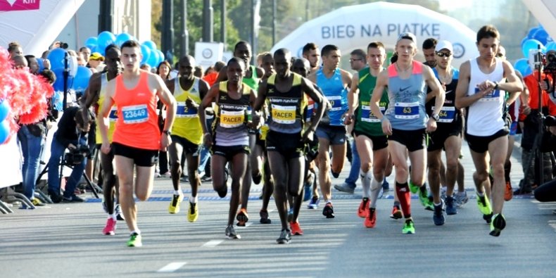 Biegacze 36. PZU Maratonu Warszawskiego