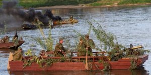 Przeprawa na pomoc Powstańczej Warszawie - rekonstrukcja we wrześniu 2014 r.