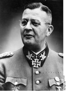 Erich von dem Bach-Zelewski - SS-Obergruppenführer, dowódca niemieckich sił policyjno-wojskowych tłumiących Powstanie Warszawskie