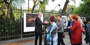 wystawę plenerową otworzył Waldemar Dąbrowski