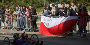 Maraton Handbike 2014 wokół Stadionu Narodowego. Kibice