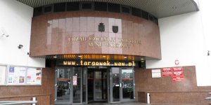 Targówek - wejście do urzędu dzielnicy