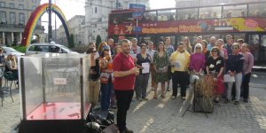 Występ Chóru Voces Gaudia e(pierwszy w Polsce chór LGBT) - dyryguje założyciel Misza Czerniak