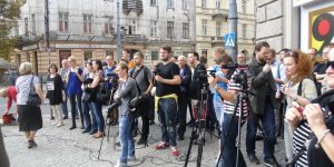 Występ Chóru Voces Gaudia e(pierwszy w Polsce chór LGBT) - Dziennikarze i słuchacze