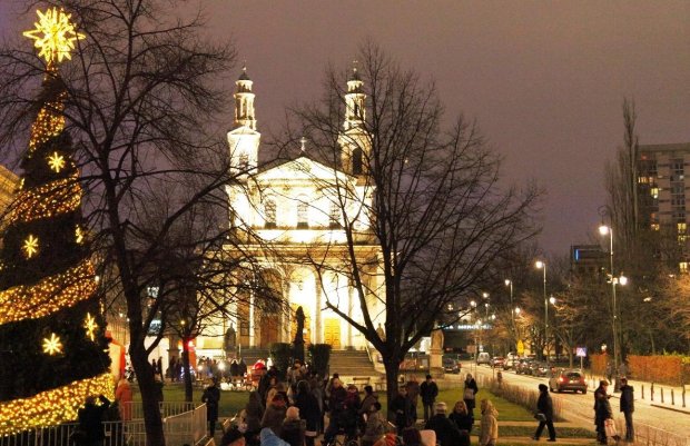 Iluminowany kościół św. Andrzeja Apostoła przy ul. Chłodnej 21A