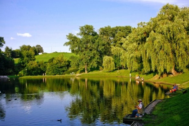 Park Moczydło – jeden z wielu terenów zielonych na Woli