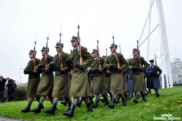 Maszt Wolności - asysta wojskowa