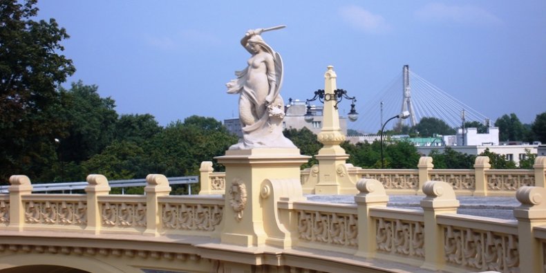 Syrenka na Wiadukcie Markiewicza - będzie przyglądać się Kryterium Asów na ul. Karowej.