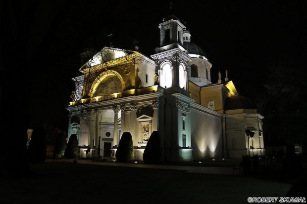 Pałac Wilanów nocą