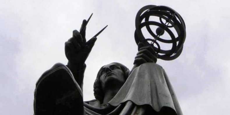 Pomnik Kopernika - tam rozpocznie się spacer po zakamarkach Nowego Świata