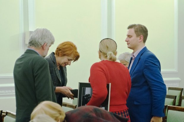 Przedstawicielke Woli Przedstawicielke Woli - Wiceburmistrz Woli pani Grażyna Orzechowska-Mikulska druga od lewej i wiceprzewodniczący Rady Woli pan Tomasz Kruszyński