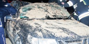 Wichura na Skaryszewskiej - uszkodzony samochód