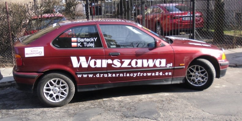BMW 316 na Rajd Monte Calvaria. Załoga: Baretek Pawlik, Kasia Tulej