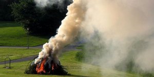 Wypalanie generuje zadymienie i groźbę pożaru